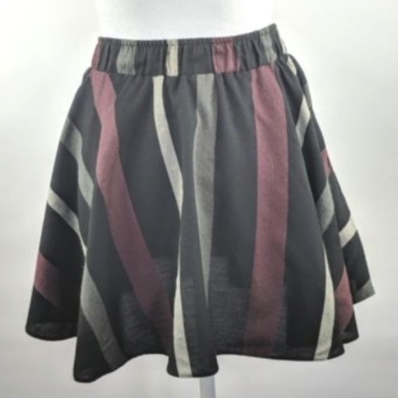 BCBGeneration Striped Mini-Skirt Pockets $59 - Picture 3 of 8